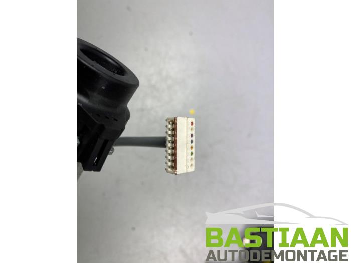 Ignition lock + key from a Seat Leon (5FB) 1.4 TSI ACT 16V 2016