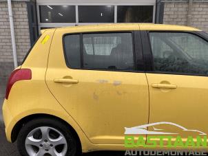Begagnade Bakdörr, 4-dörrars, höger Suzuki Swift (ZA/ZC/ZD1/2/3/9) 1.3 VVT 16V Pris € 99,99 Marginaltabell erbjuds av Bastiaan Autodemontage