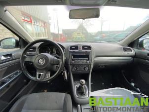 Używane Airbag set + dashboard Volkswagen Golf VI Variant (AJ5/1KA) 1.2 TSI BlueMotion Cena € 449,99 Procedura marży oferowane przez Bastiaan Autodemontage