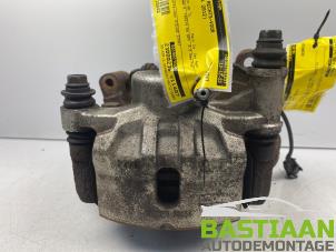 Begagnade Främre bromsok, höger Kia Picanto (TA) 1.0 12V Pris € 59,99 Marginaltabell erbjuds av Bastiaan Autodemontage