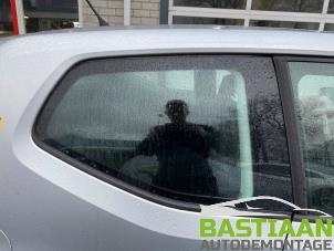 Gebrauchte Zusätzliches Fenster 2-türig rechts hinten Volkswagen Up! (121) 1.0 12V 60 Preis € 99,99 Margenregelung angeboten von Bastiaan Autodemontage
