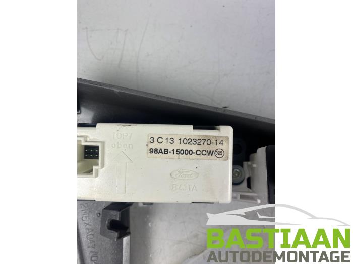 Air conditioning control panel from a Ford Focus 1 Wagon 1.6 16V 2003