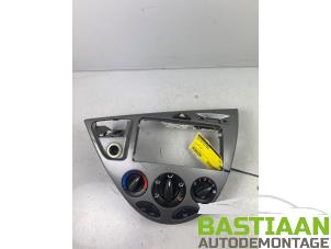 Usados Panel de control de aire acondicionado Ford Focus 1 Wagon 1.6 16V Precio € 34,99 Norma de margen ofrecido por Bastiaan Autodemontage