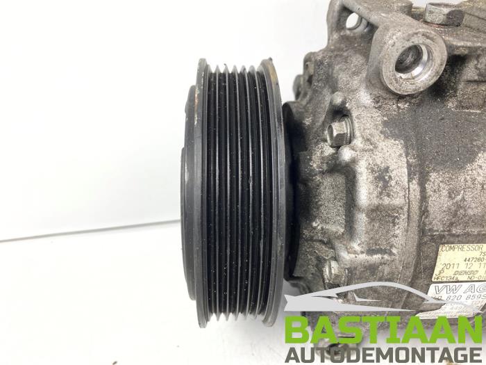 Air conditioning pump from a Volkswagen Touran (1T3) 1.2 TSI 2012