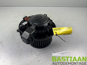 Usados Motor de ventilador de calefactor BMW 1 serie (F20) 116i 1.5 12V Precio € 49,99 Norma de margen ofrecido por Bastiaan Autodemontage