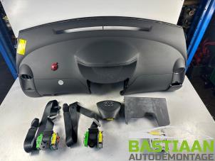 Używane Airbag set + dashboard Toyota Yaris II (P9) 1.33 16V Dual VVT-I Cena € 399,99 Procedura marży oferowane przez Bastiaan Autodemontage