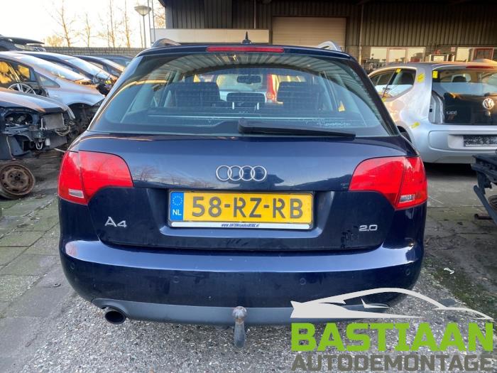 Używane Tylna klapa Audi A4 Avant (B7) 2.0 20V Cena € 74,99 Procedura marży oferowane przez Bastiaan Autodemontage