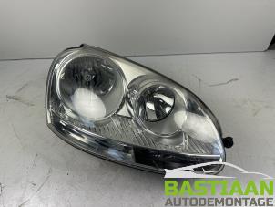 Używane Reflektor prawy Volkswagen Golf V (1K1) 1.4 TSI 122 16V Cena € 49,99 Procedura marży oferowane przez Bastiaan Autodemontage