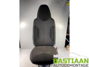 Używane Fotel prawy Toyota Aygo (B10) 1.0 12V VVT-i Cena € 99,90 Procedura marży oferowane przez Bastiaan Autodemontage