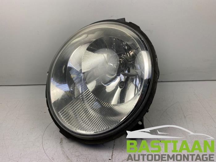 Używane Reflektor lewy Volkswagen Lupo (6X1) 1.4 16V 75 Cena € 49,99 Procedura marży oferowane przez Bastiaan Autodemontage