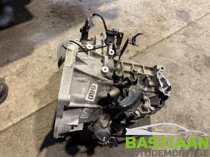 Used Gearbox Kia Rio III (UB) 1.2 CVVT 16V Price € 380,00 Margin scheme offered by Bastiaan Autodemontage