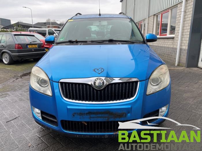 Begagnade Front (komplett) Skoda Roomster (5J) 1.4 TDI 80 Pris € 899,99 Marginaltabell erbjuds av Bastiaan Autodemontage