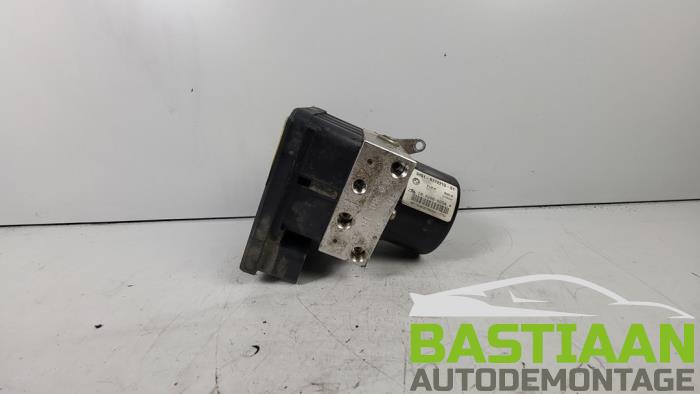ABS pump from a BMW 1 serie (E87/87N) 116i 1.6 16V 2005