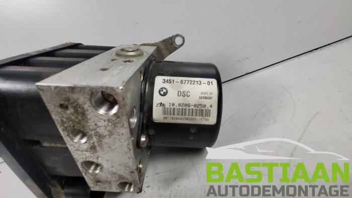 ABS pump from a BMW 1 serie (E87/87N) 116i 1.6 16V 2005