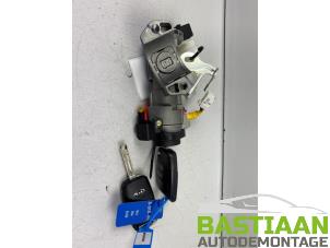 Used Ignition lock + key Kia Rio III (UB) 1.2 CVVT 16V Price € 74,90 Margin scheme offered by Bastiaan Autodemontage