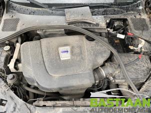 Usados Cobertor motor Volvo S60 II (FS) 2.0 D3 20V Precio € 34,90 Norma de margen ofrecido por Bastiaan Autodemontage