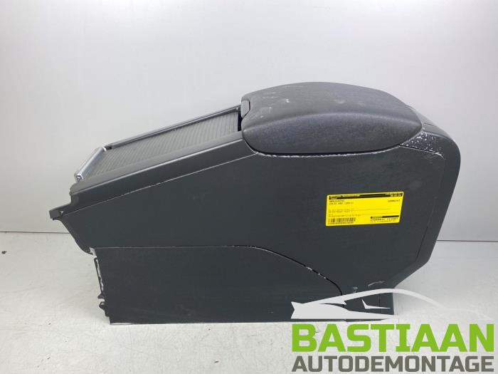 Armrest from a Volvo S60 II (FS) 2.0 D3 20V 2011