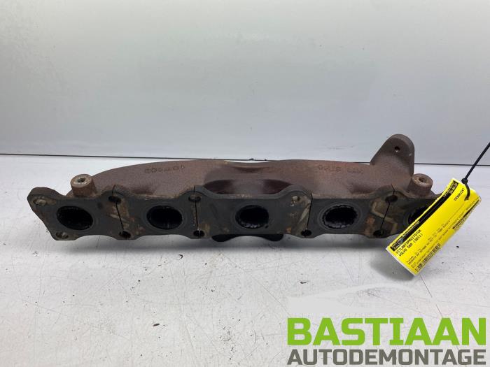 Exhaust manifold from a Volvo S60 II (FS) 2.0 D3 20V 2011