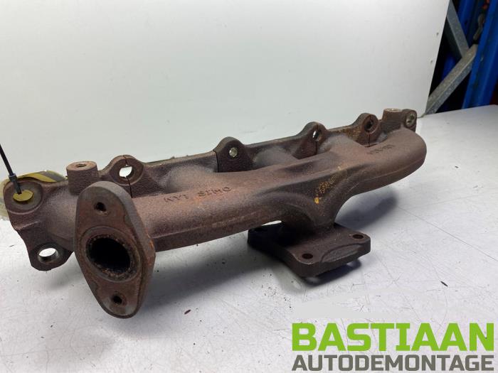 Exhaust manifold from a Volvo S60 II (FS) 2.0 D3 20V 2011