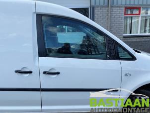 Usados Ventanilla de puerta de 2 puertas derecha Volkswagen Caddy III (2KA,2KH,2CA,2CH) 2.0 SDI Precio € 39,90 Norma de margen ofrecido por Bastiaan Autodemontage