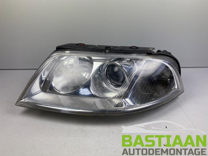 Używane Reflektor lewy Volkswagen Passat (3B3) 1.8 Turbo 20V Cena € 39,99 Procedura marży oferowane przez Bastiaan Autodemontage