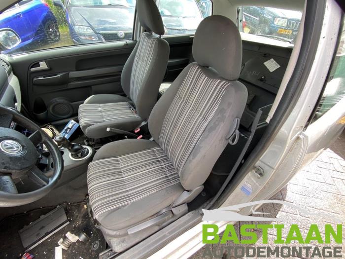 Używane Fotel lewy Volkswagen Fox (5Z) 1.2 Cena € 89,99 Procedura marży oferowane przez Bastiaan Autodemontage
