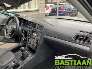 Używane Airbag set + dashboard Volkswagen Golf VII (AUA) 1.2 TSI 16V Cena € 999,99 Procedura marży oferowane przez Bastiaan Autodemontage