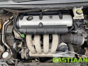 Gebrauchte Abgaskrümmer + Katalysator Peugeot 307 CC (3B) 2.0 16V Preis auf Anfrage angeboten von Bastiaan Autodemontage