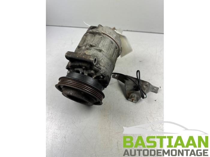 Usagé Compresseur de clim Volkswagen Passat (3B3) 2.0 20V Prix € 35,99 Règlement à la marge proposé par Bastiaan Autodemontage