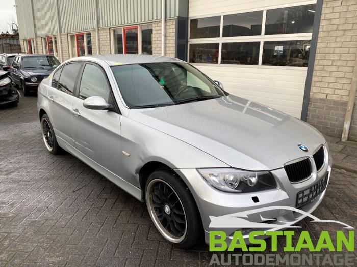 Używane Pólwal BMW 3 serie (E90) 318d 16V Cena € 124,99 Procedura marży oferowane przez Bastiaan Autodemontage