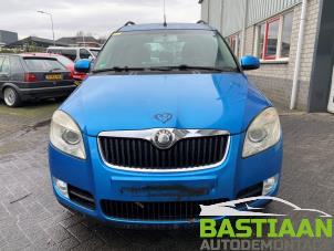 Używane Zderzak przedni Skoda Roomster (5J) 1.4 TDI 80 Cena € 249,99 Procedura marży oferowane przez Bastiaan Autodemontage