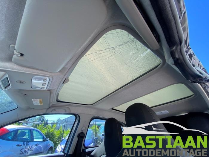 Używane Szyba szyberdachu Smart Forfour (453) 0.9 TCE 12V Cena na żądanie oferowane przez Bastiaan Autodemontage