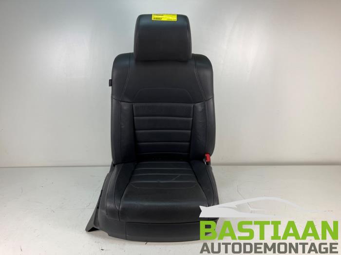 Używane Fotel prawy Volkswagen Touareg (7LA/7L6) 3.2 V6 24V Cena € 149,95 Procedura marży oferowane przez Bastiaan Autodemontage