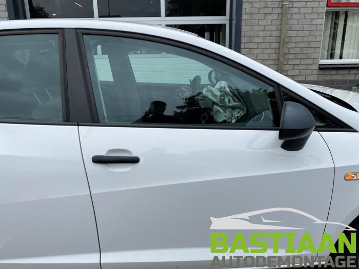 Begagnade Framdörr, 4-dörrars, höger Seat Ibiza IV (6J5) 1.2 12V Pris € 99,99 Marginaltabell erbjuds av Bastiaan Autodemontage