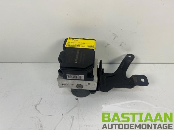 Begagnade ABS-pump Kia Rio III (UB) 1.1 CRDi VGT 12V Pris € 38,00 Marginaltabell erbjuds av Bastiaan Autodemontage