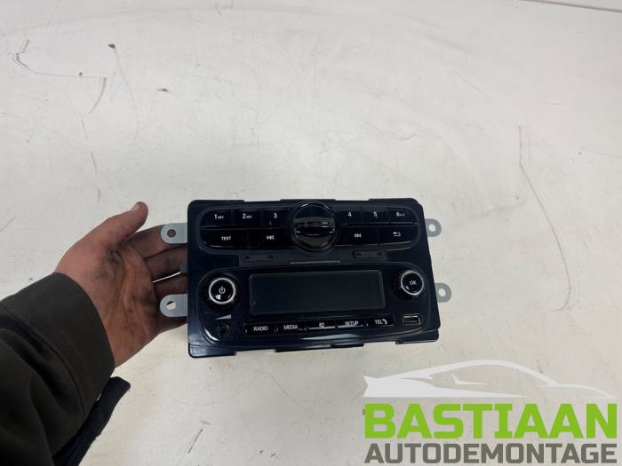 Używane Radio Smart Forfour (453) 0.9 TCE 12V Cena € 199,99 Procedura marży oferowane przez Bastiaan Autodemontage