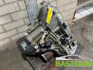 Getriebe van een Renault Clio III (BR/CR) 1.4 16V 2007