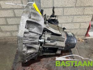 Getriebe van een Renault Clio III (BR/CR) 1.4 16V 2007