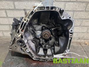 Getriebe van een Renault Clio III (BR/CR) 1.4 16V 2007