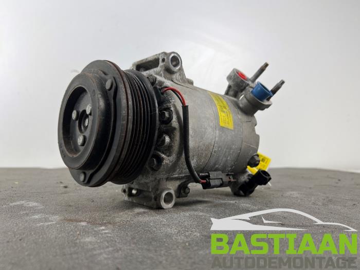 Usagé Pompe clim Ford Focus 3 Wagon 1.0 Ti-VCT EcoBoost 12V 100 Prix € 67,49 Règlement à la marge proposé par Bastiaan Autodemontage