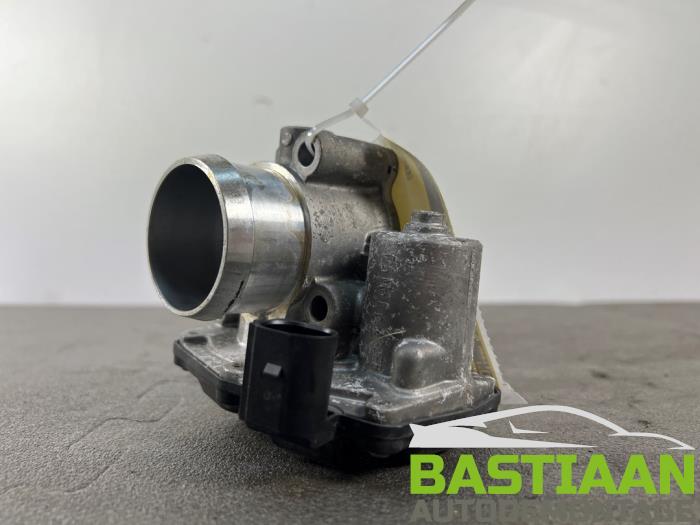 Usagé Boitier papillon Ford Focus 3 Wagon 1.0 Ti-VCT EcoBoost 12V 100 Prix € 44,99 Règlement à la marge proposé par Bastiaan Autodemontage