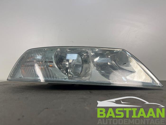 Optique avant principal droit d'un Skoda Octavia (1Z3) 1.9 TDI 2007