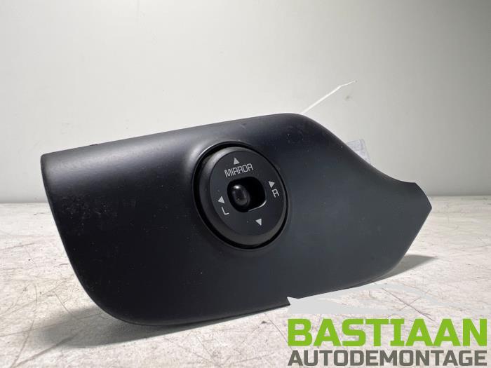 Begagnade Spegelspak Kia Cee'd (JDB5) Pris € 12,49 Marginaltabell erbjuds av Bastiaan Autodemontage