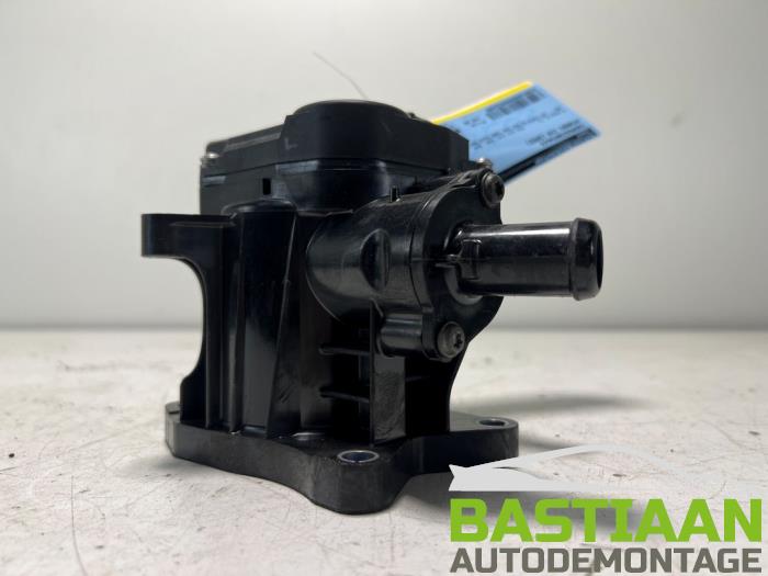 Usagé Boîtier thermostat Hyundai i10 1.0 12V Prix € 99,99 Règlement à la marge proposé par Bastiaan Autodemontage