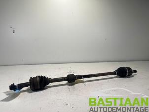 Begagnade Drivaxel, höger fram Hyundai i10 1.0 12V Pris € 49,99 Marginaltabell erbjuds av Bastiaan Autodemontage