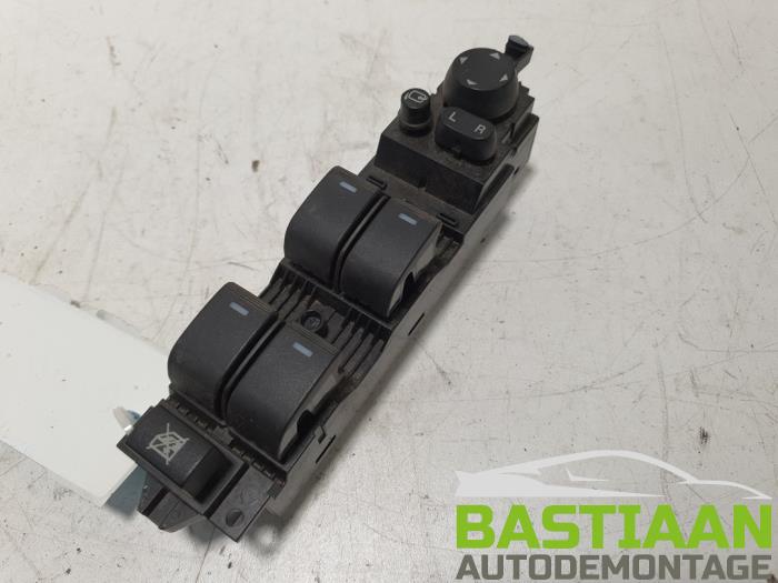 Usados Interruptor combinado de ventanillas Mazda 6 SportBreak (GH19/GHA9) 2.2 CDVi 16V 163 Precio € 74,99 Norma de margen ofrecido por Bastiaan Autodemontage
