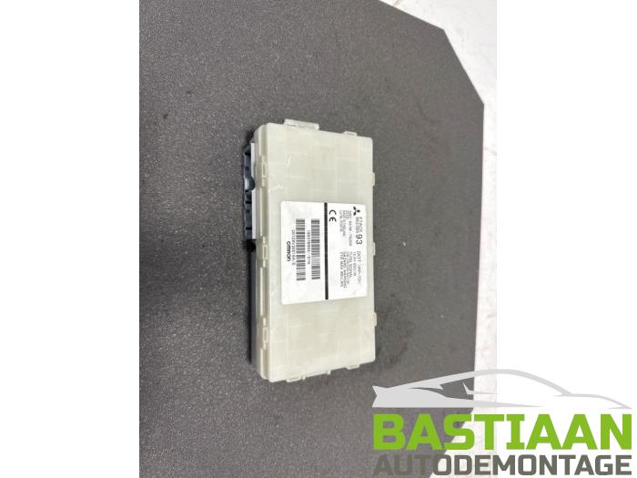 Używane Modul alarmu Mitsubishi Space Star (A0) 1.0 12V Cena € 29,90 Procedura marży oferowane przez Bastiaan Autodemontage