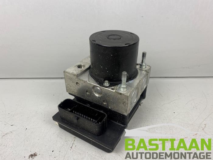 Begagnade ABS-pump Volkswagen Polo V (6R) 1.2 TDI 12V BlueMotion Pris € 82,00 Marginaltabell erbjuds av Bastiaan Autodemontage