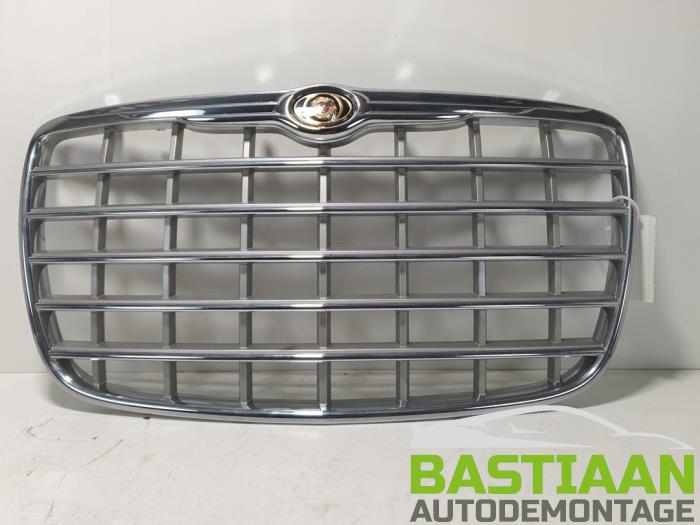 Nowe Grill Chrysler 300 C Cena na żądanie oferowane przez Bastiaan Autodemontage