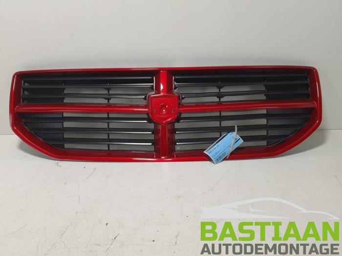 Nowe Grill Dodge Caliber Cena na żądanie oferowane przez Bastiaan Autodemontage